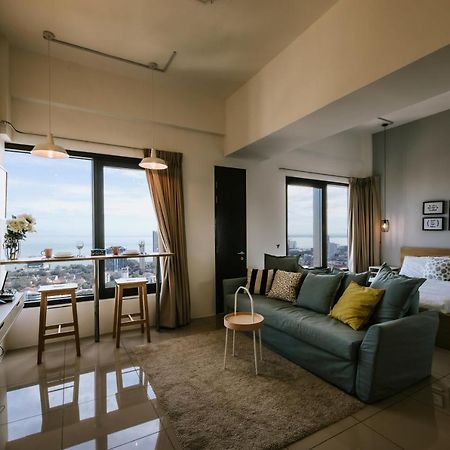 Muji Studio 2 - Seaview At 218 Tropicana Near Komtar Food Heaven With Netflix & Tv Box George Town Exteriör bild