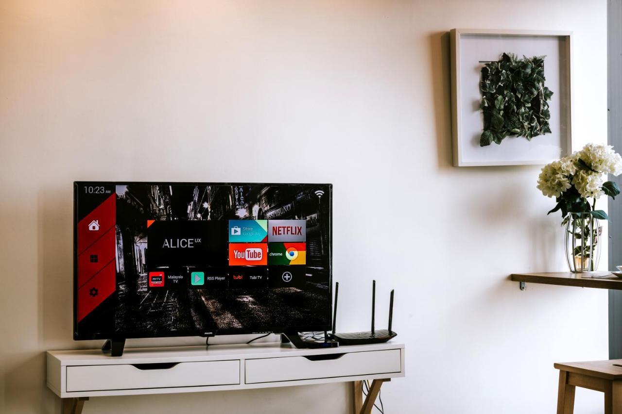 Muji Studio 2 - Seaview At 218 Tropicana Near Komtar Food Heaven With Netflix & Tv Box George Town Exteriör bild
